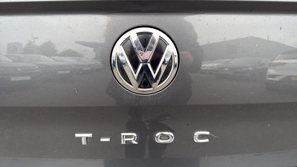 Volkswagen T-Roc 1.5 TSI EVO SEL 5dr Petrol Hatchback - Image 37