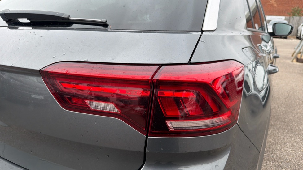 Volkswagen T-Roc 1.5 TSI EVO SEL 5dr Petrol Hatchback - Image 38