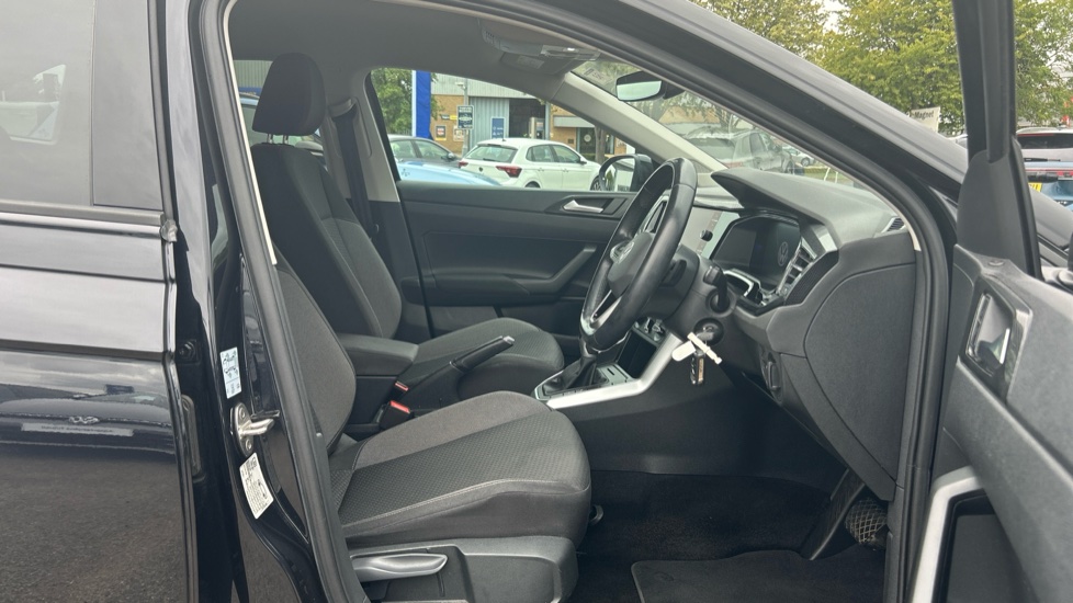 Volkswagen Taigo 1.0 TSI 110 Life 5dr DSG Petrol Hatchback - Image 15