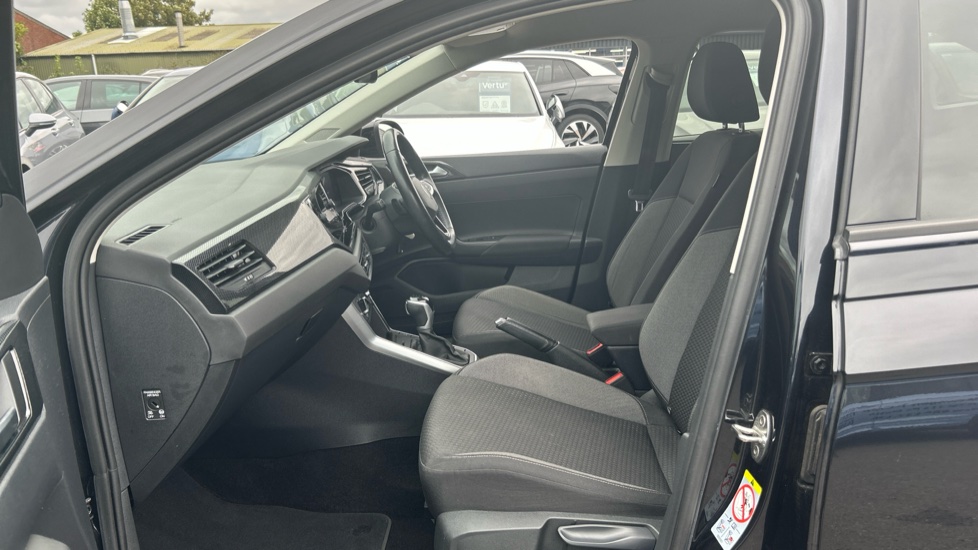 Volkswagen Taigo 1.0 TSI 110 Life 5dr DSG Petrol Hatchback - Image 27