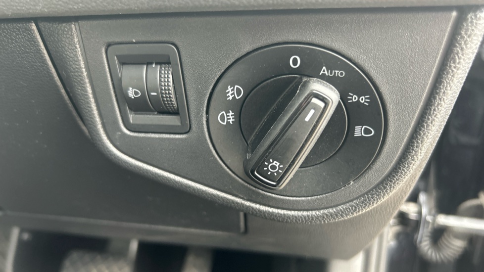 Volkswagen Taigo 1.0 TSI 110 Life 5dr DSG Petrol Hatchback - Image 30