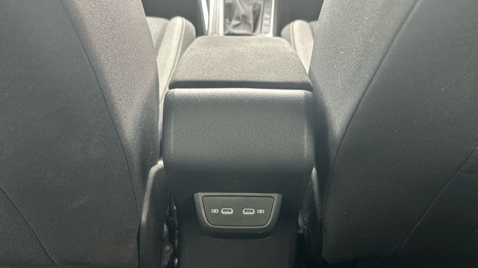 Volkswagen Taigo 1.0 TSI 110 Life 5dr DSG Petrol Hatchback - Image 43