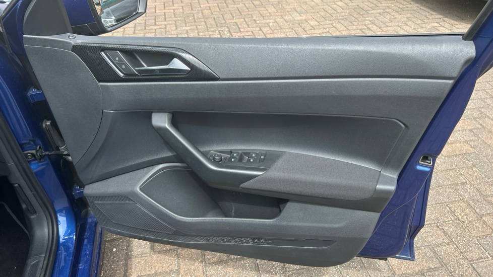 Volkswagen Polo 1.0 TSI Life 5dr DSG Petrol Hatchback - Image 19