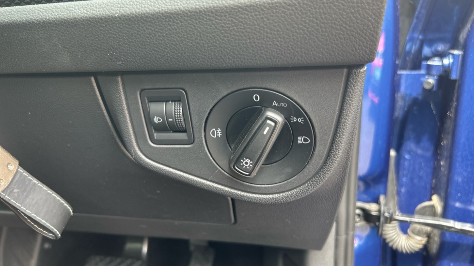 Volkswagen Polo 1.0 TSI Life 5dr DSG Petrol Hatchback - Image 30