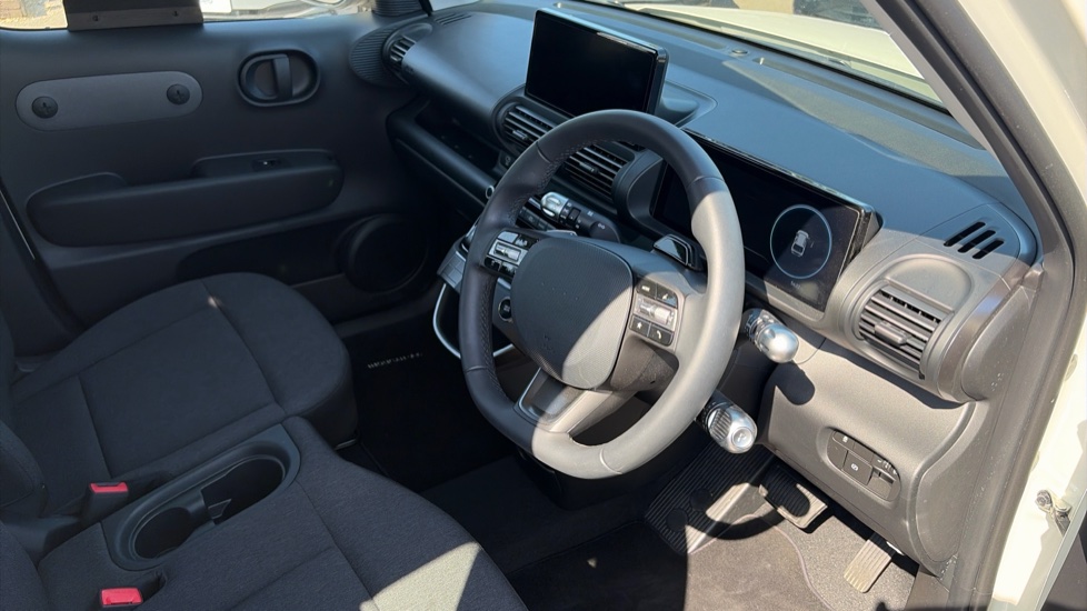 Hyundai INSTER 71kW 01 42kWh 5dr Auto Electric Hatchback - Image 6
