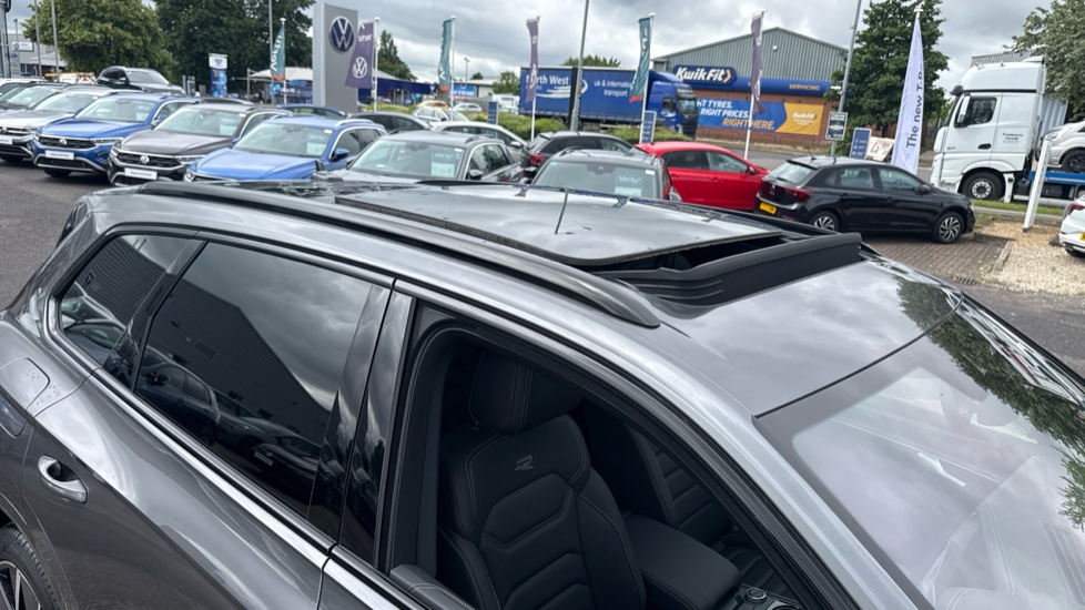 Volkswagen Touareg 3.0 V6 TDI 4Motion 286 Black Edition 5dr Tip Auto Diesel Estate - Image 38