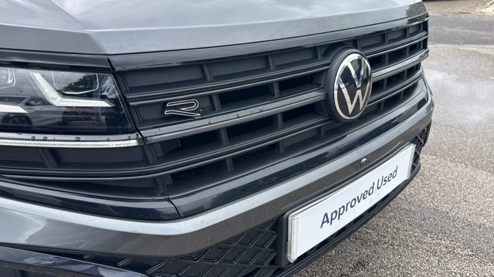 Volkswagen Touareg 3.0 V6 TDI 4Motion 286 Black Edition 5dr Tip Auto Diesel Estate - Image 40