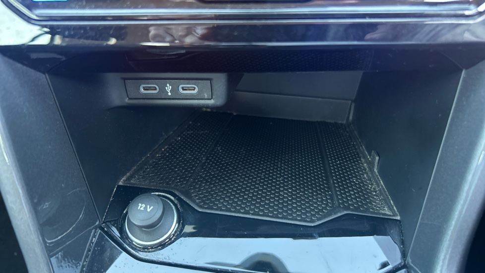 Volkswagen T-Roc 1.0 TSI Style 5dr Petrol Hatchback - Image 28
