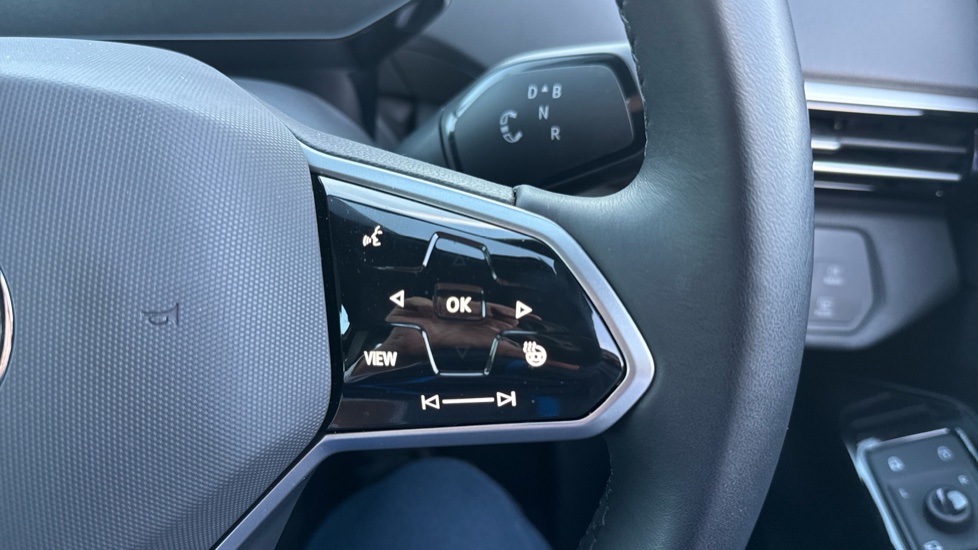 Volkswagen ID.4 125kW Essential Pure 52kWh 5dr Auto Electric Estate - Image 18