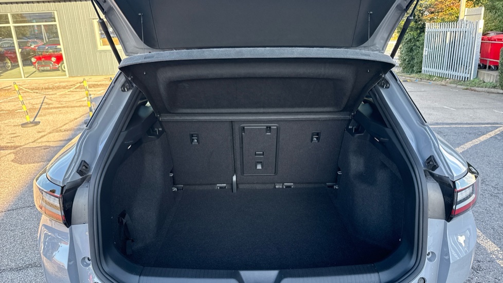 Volkswagen ID.4 125kW Essential Pure 52kWh 5dr Auto Electric Estate - Image 20