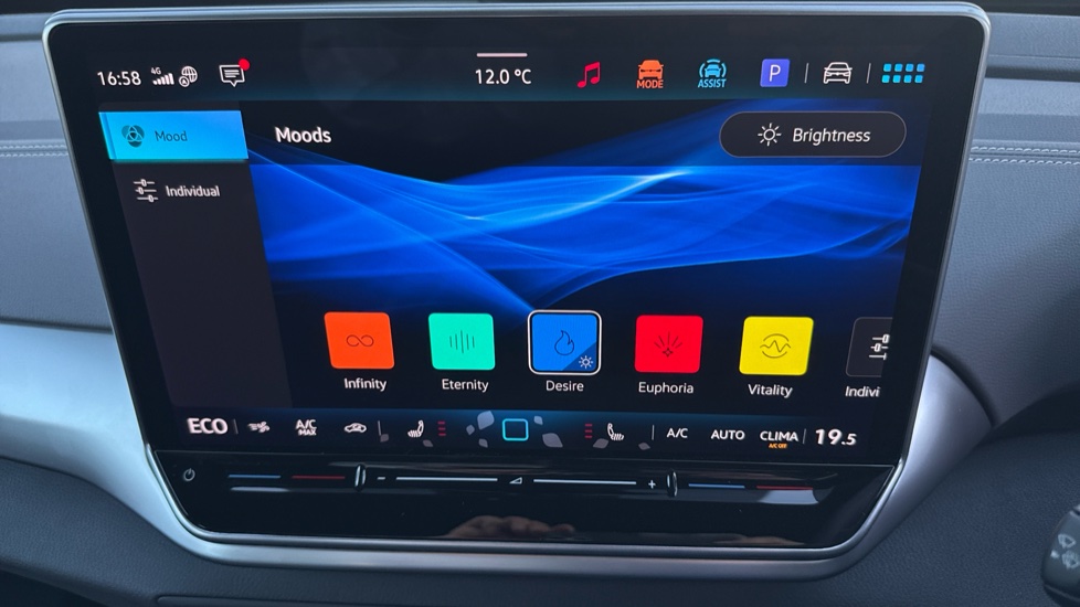 Volkswagen ID.4 125kW Essential Pure 52kWh 5dr Auto Electric Estate - Image 34