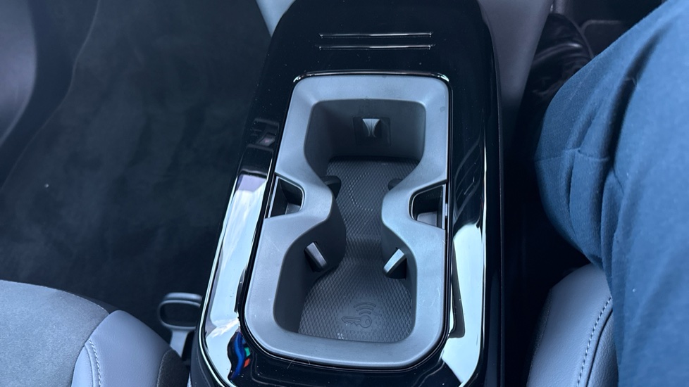 Volkswagen ID.4 125kW Essential Pure 52kWh 5dr Auto Electric Estate - Image 35