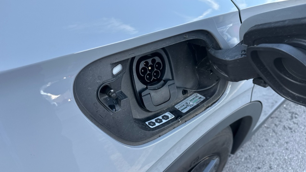 Volkswagen ID.4 125kW Essential Pure 52kWh 5dr Auto Electric Estate - Image 43