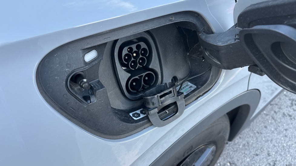 Volkswagen ID.4 125kW Essential Pure 52kWh 5dr Auto Electric Estate - Image 44