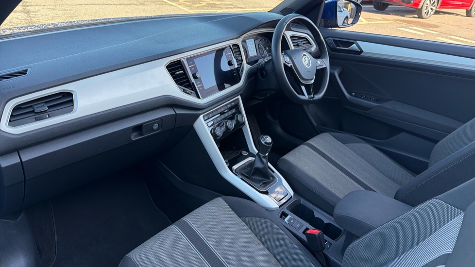 Volkswagen T-Roc 1.5 TSI Design 2dr Petrol Cabriolet - Image 2