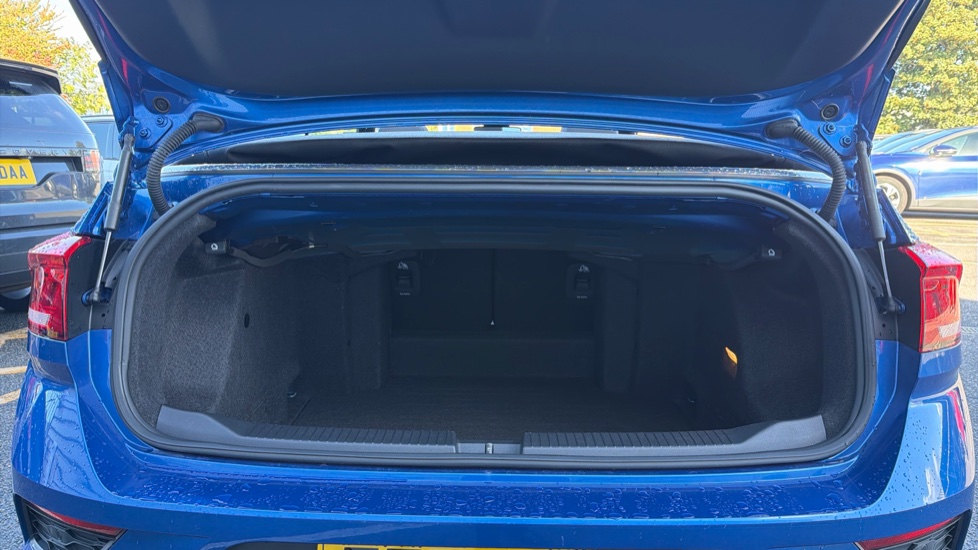 Volkswagen T-Roc 1.5 TSI Design 2dr Petrol Cabriolet - Image 20