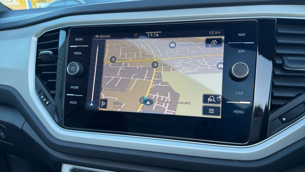 Volkswagen T-Roc 1.5 TSI Design 2dr Petrol Cabriolet - Image 21