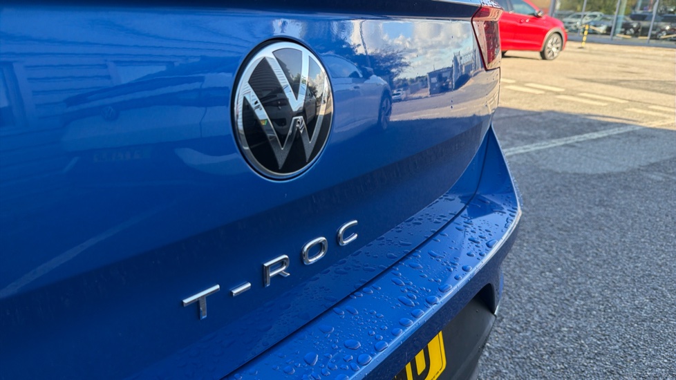 Volkswagen T-Roc 1.5 TSI Design 2dr Petrol Cabriolet - Image 33