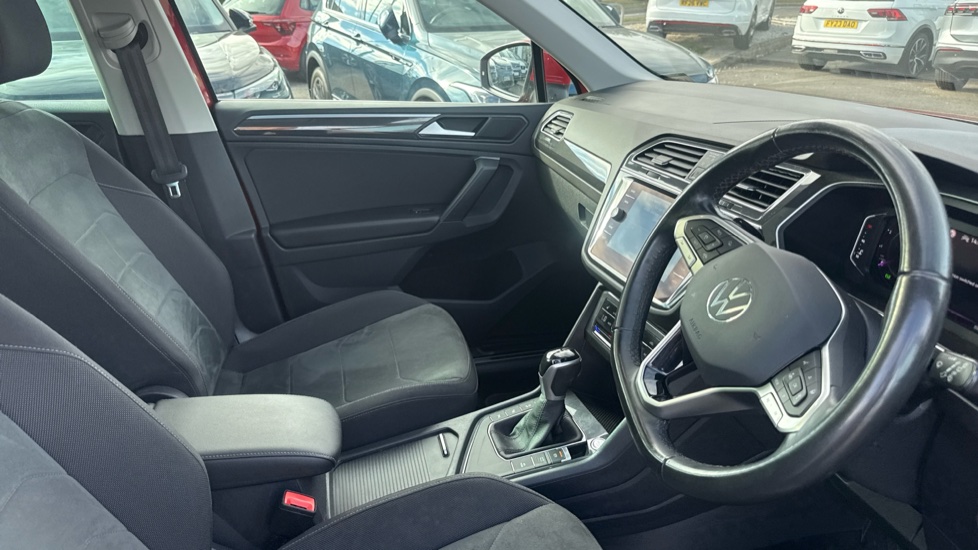 Volkswagen Tiguan 1.5 TSI 150 Elegance 5dr DSG Petrol Estate - Image 15