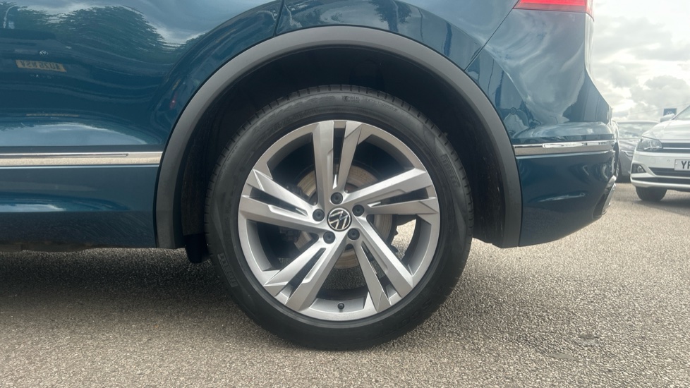 Volkswagen Tiguan 1.5 TSI 150 R-Line Edition 5dr DSG Petrol Estate - Image 5