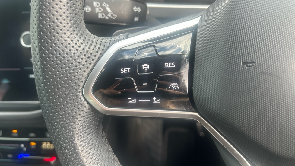 Volkswagen Tiguan 1.5 TSI 150 R-Line Edition 5dr DSG Petrol Estate - Image 17
