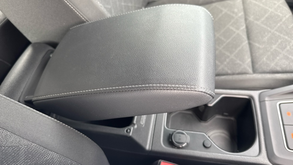 Volkswagen Golf 1.5 TSI 150 Life 5dr Petrol Hatchback - Image 24