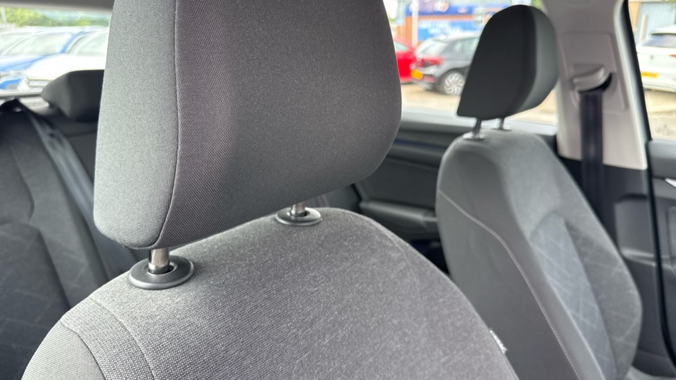 Volkswagen Golf 1.5 TSI 150 Life 5dr Petrol Hatchback - Image 38