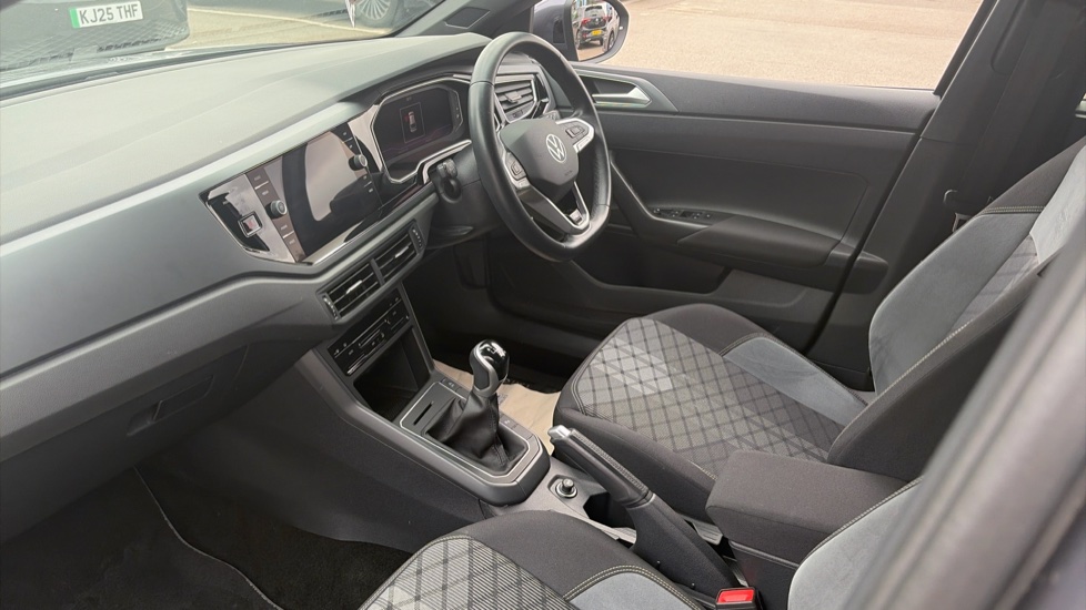 Volkswagen Taigo 1.0 TSI 110 R-Line 5dr Petrol Hatchback - Image 2