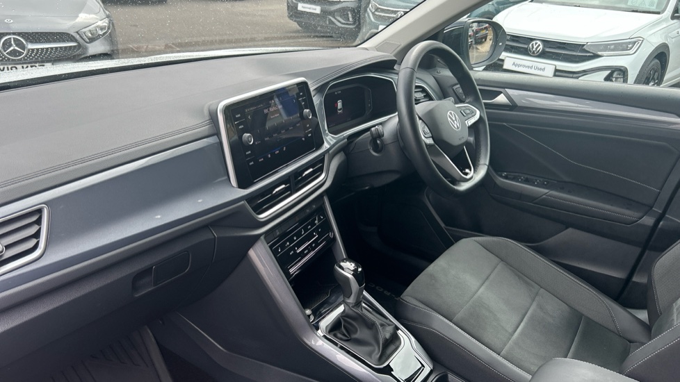 Volkswagen T-Roc 1.5 TSI Style 5dr DSG Petrol Hatchback - Image 2