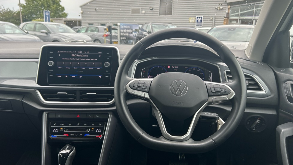 Volkswagen T-Roc 1.5 TSI Style 5dr DSG Petrol Hatchback - Image 10