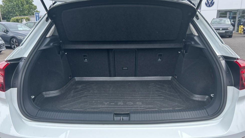 Volkswagen T-Roc 1.5 TSI Style 5dr DSG Petrol Hatchback - Image 20