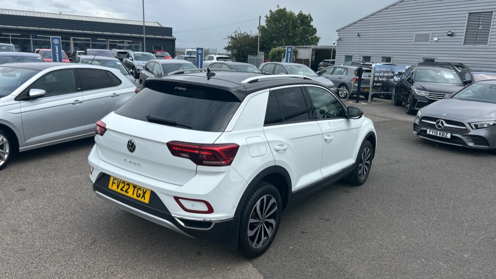 Volkswagen T-Roc 1.5 TSI Style 5dr DSG Petrol Hatchback - Image 29