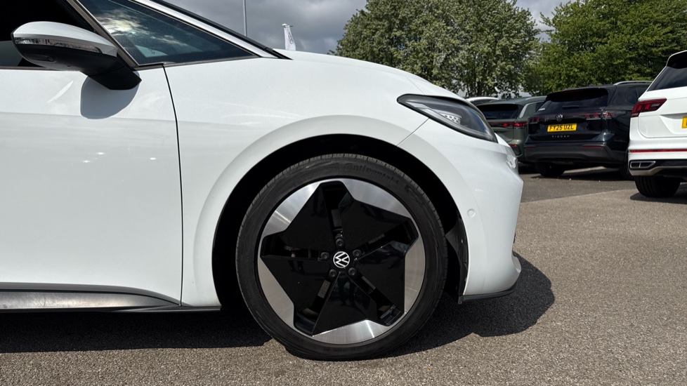 Volkswagen ID.3 150kW Pro Launch Edition 3 58kWh 5dr Auto Electric Hatchback - Image 5