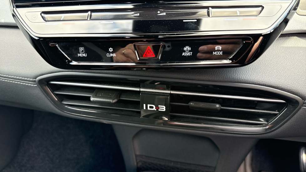 Volkswagen ID.3 150kW Pro Launch Edition 3 58kWh 5dr Auto Electric Hatchback - Image 13