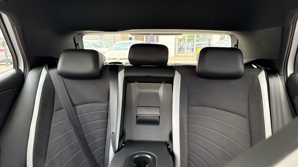 Volkswagen ID.3 150kW Pro Launch Edition 3 58kWh 5dr Auto Electric Hatchback - Image 16