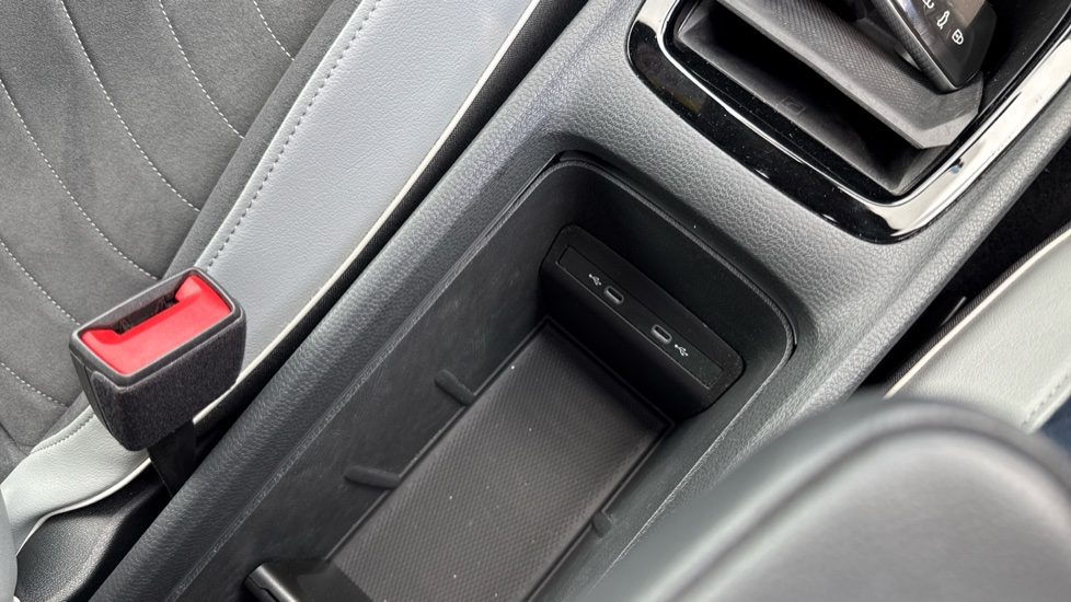 Volkswagen ID.3 150kW Pro Launch Edition 3 58kWh 5dr Auto Electric Hatchback - Image 30