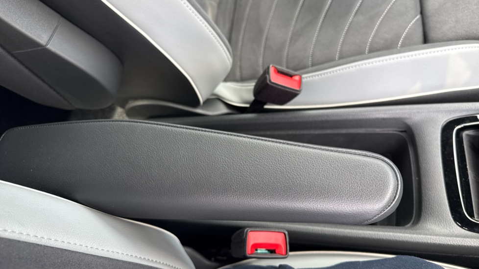 Volkswagen ID.3 150kW Pro Launch Edition 3 58kWh 5dr Auto Electric Hatchback - Image 31