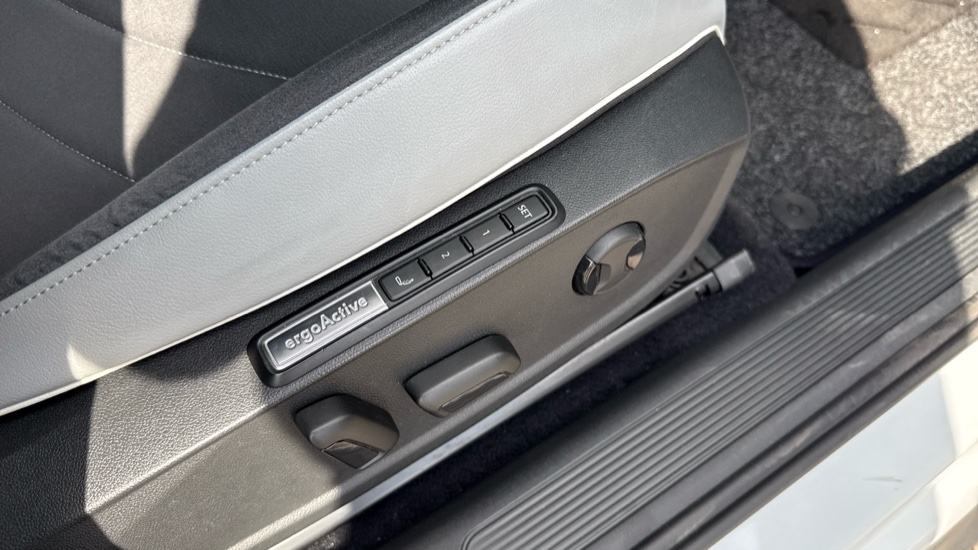 Volkswagen ID.3 150kW Pro Launch Edition 3 58kWh 5dr Auto Electric Hatchback - Image 35