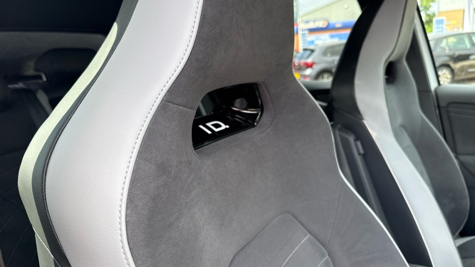 Volkswagen ID.3 150kW Pro Launch Edition 3 58kWh 5dr Auto Electric Hatchback - Image 36