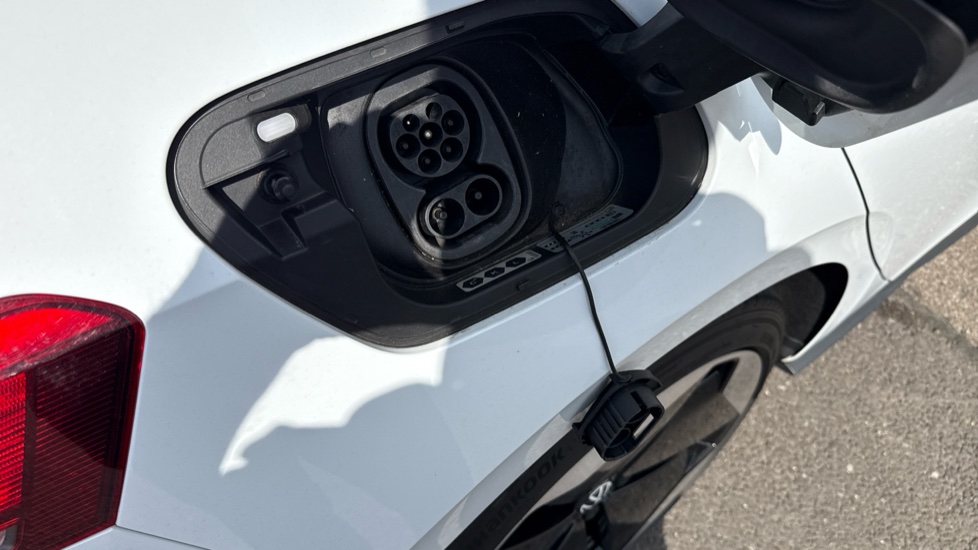 Volkswagen ID.3 150kW Pro Launch Edition 3 58kWh 5dr Auto Electric Hatchback - Image 41