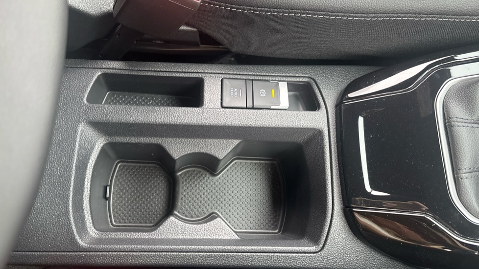 Volkswagen T-Roc 1.5 TSI Black Edition 5dr DSG Petrol Hatchback - Image 32