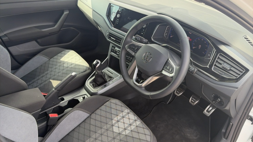 Volkswagen Taigo 1.0 TSI 115 Black Edition 5dr DSG Petrol Hatchback - Image 6