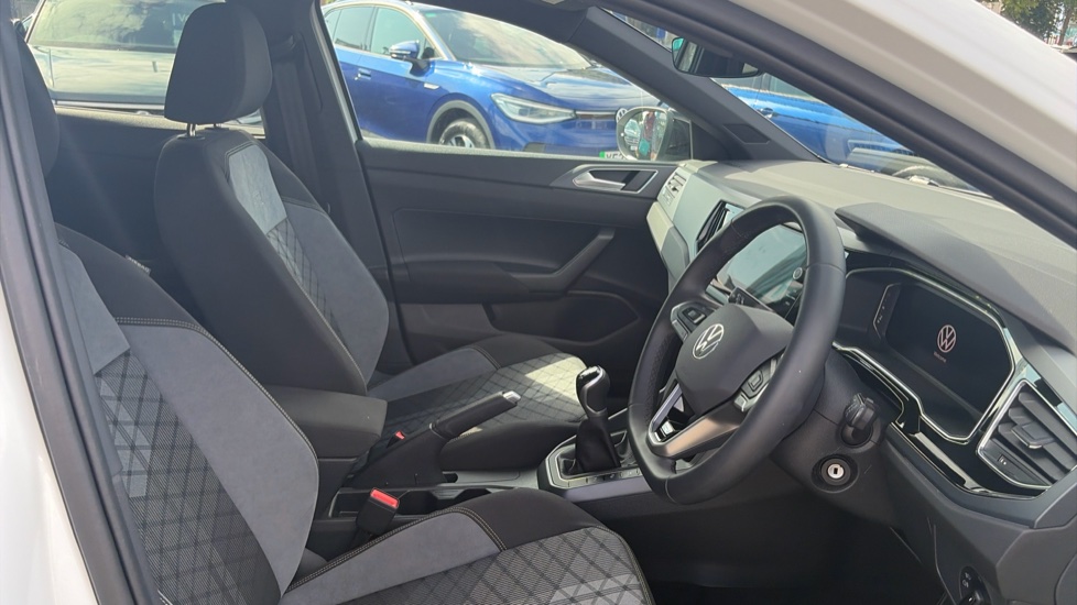 Volkswagen Taigo 1.0 TSI 115 Black Edition 5dr DSG Petrol Hatchback - Image 15