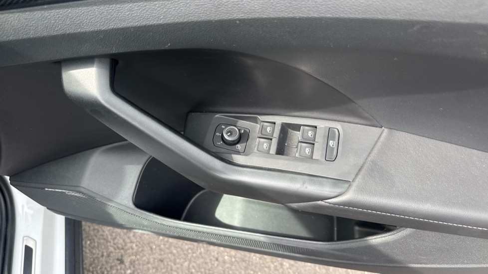 Volkswagen T-Cross 1.0 TSI Black Edition 5dr Petrol Estate - Image 19
