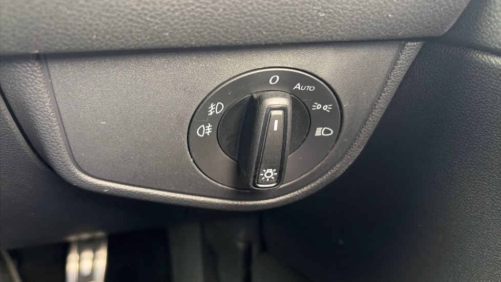 Volkswagen Polo 1.0 TSI Edition 50 5dr Petrol Hatchback - Image 39