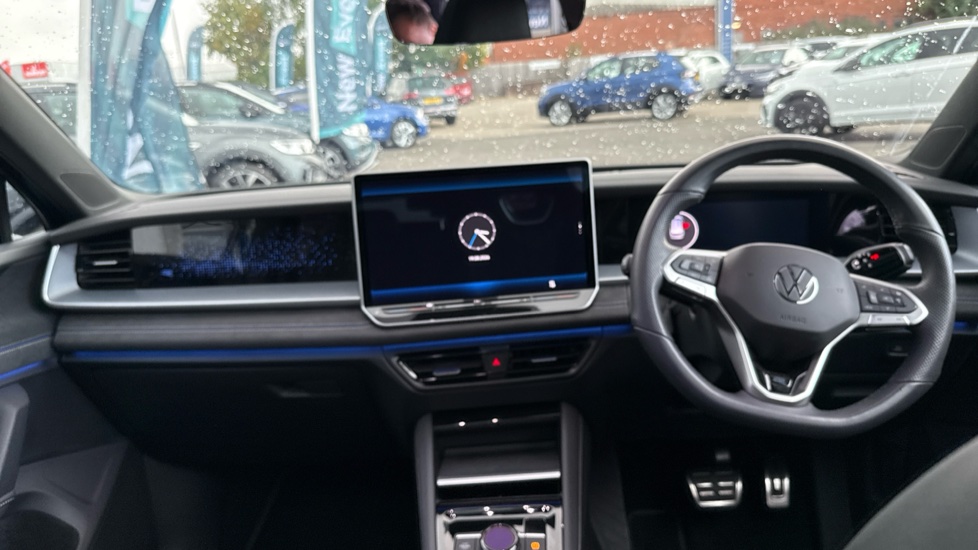 Volkswagen Tayron 1.5 TSI eHybrid R-Line 5dr DSG6 Estate - Image 9