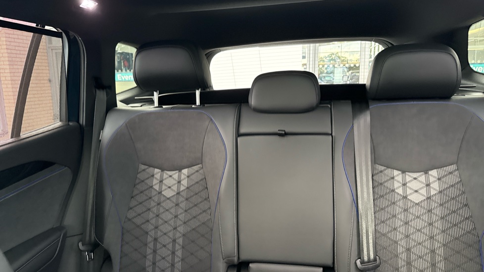 Volkswagen Tayron 1.5 TSI eHybrid R-Line 5dr DSG6 Estate - Image 16