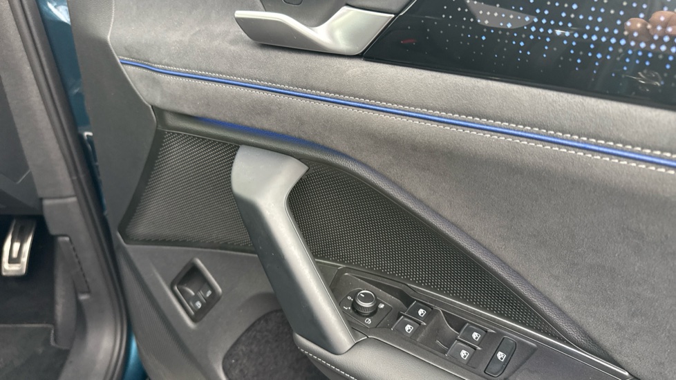 Volkswagen Tayron 1.5 TSI eHybrid R-Line 5dr DSG6 Estate - Image 19