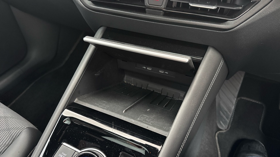 Volkswagen Tayron 1.5 TSI eHybrid R-Line 5dr DSG6 Estate - Image 30