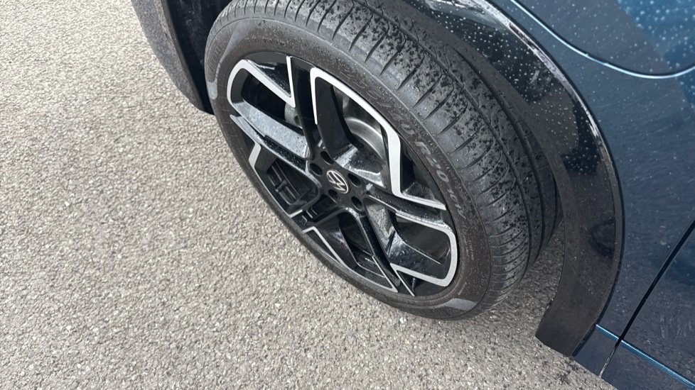Volkswagen Tayron 1.5 TSI eHybrid R-Line 5dr DSG6 Estate - Image 43
